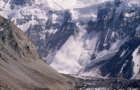 COMUNISMO-AVALANCHA-1-1024×681