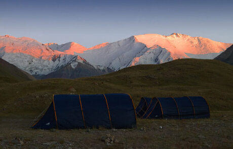 Campo-Base-Atardecer-Redimens.-1000×636